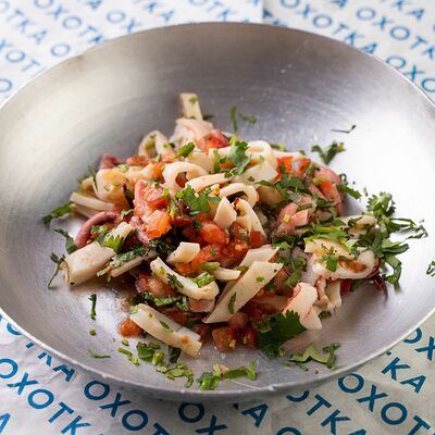 Кальмар с помидорами в Охотка по цене 360 ₽