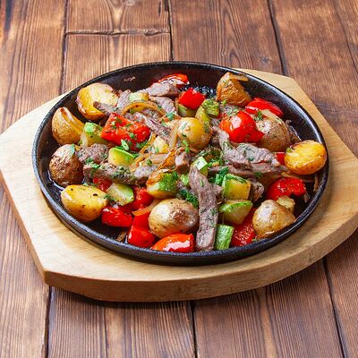 Мраморная говядина с овощами в Экспромт по цене 890 ₽