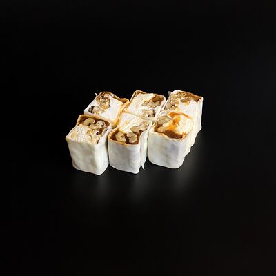 Сладкий ролл с грецким орехом в Yummy Sushi по цене 450 ₽