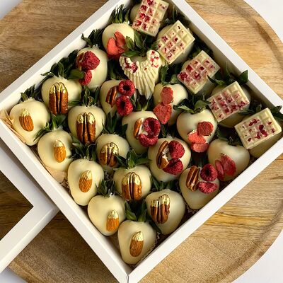 Клубничный набор Рим большой в Клубника по цене 6990 ₽