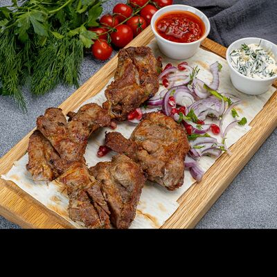 Шашлык из свиной шеи в Бурнова лофт по цене 550 ₽