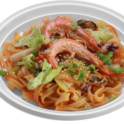 Покым куксу с морепродуктами в Kuksu House по цене 700 ₽