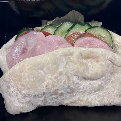 Пита с ветчиной и овощамив Крафт фуд по цене 290 ₽