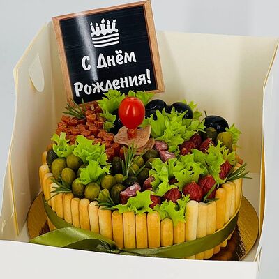 Колбасный бенто торт на День рождения в Дарите красиво по цене 3669 ₽