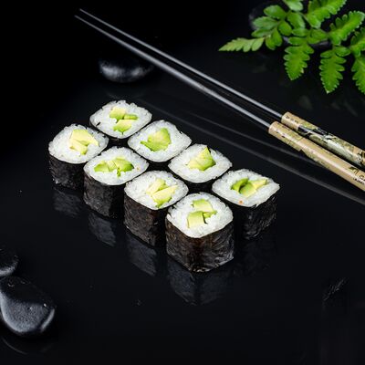 Ролл с авокадо в Татаки по цене 219 ₽