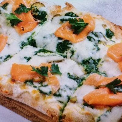 Римская пицца семга с соусом из шпината 3525 в PROFBRUNCH Фуршет по цене 790 ₽