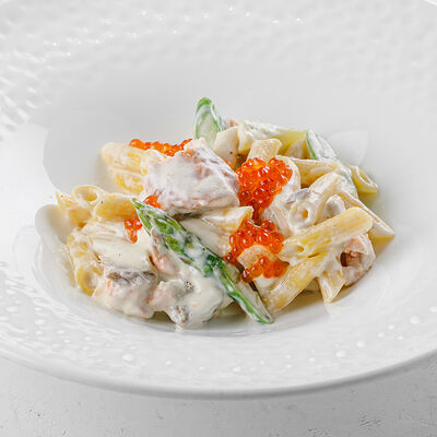 Пенне с копченым лососем и красной икрой в Волга-Волга по цене 1190 ₽