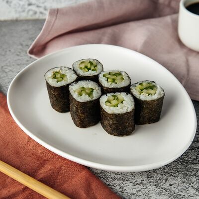 С огурцом в Суши-Маркет по цене 195 ₽