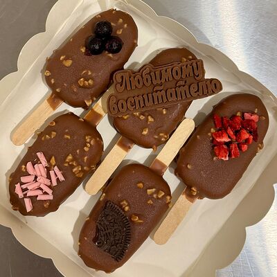 Муссовые эскимо Любимому воспитателюв Lipatik sweets по цене 1490 ₽