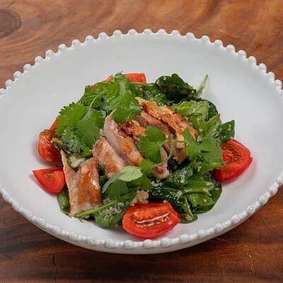 Салат с цыпленком и кус кусом в Mushrooms по цене 1100 ₽