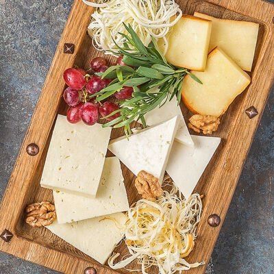 Ассорти из грузинских сыров в Двор Помидор по цене 550