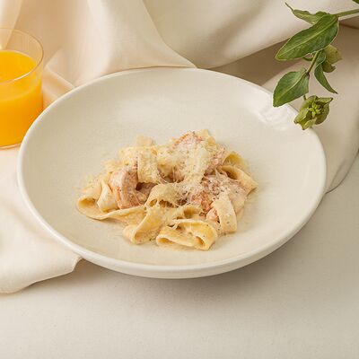 Сливочная паста с креветками в УГОДНИКИ по цене 767 ₽