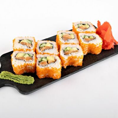 Калифорния с лососем в Кафе на развилке по цене 674 ₽