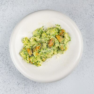 Паста с мидиями в Pizza & Roll по цене 715 ₽