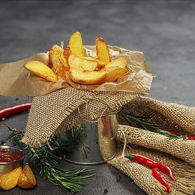 Картофель по-деревенски, 150г в Бургер удачи по цене 280 ₽