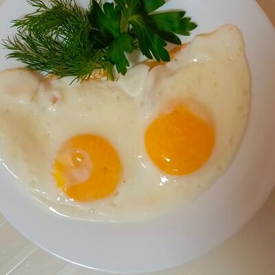 Яичница глазунья в Вкусно еда по цене 349 ₽