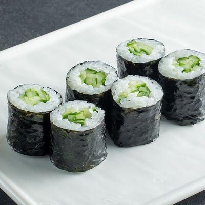 Мини-ролл Огурец в CRAZY SUSHI по цене 135 ₽