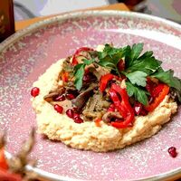 Хумус с овощами на углях и вешенками в Дади