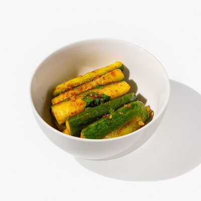 Салат из битых огурцов в Kimbox - Корейская кухня по цене 350 ₽