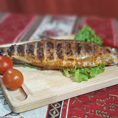 Форель, запечённая на углях в Огонь и дым по цене 850 ₽