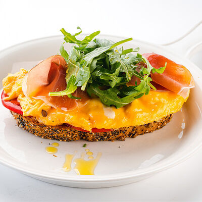 Бруклинский скрэмбл в Udcкафе Upside Down Cake по цене 590 ₽