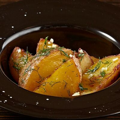 Картофель запеченный в Линдерхоф по цене 495 ₽