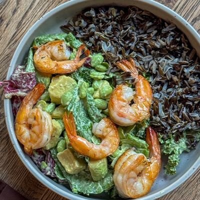 Большой зеленый салат с креветками и манговым соусом в Без рецепта по цене 1680 ₽