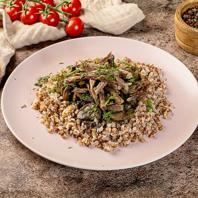 Гречка с говядиной и грибами в Шаурма и Гриль по цене 490 ₽