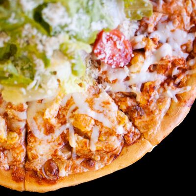 Пицца Цезарь с курицейв Chill Zone по цене 730 ₽