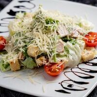 Салат Цезарь с курицей в Самурай