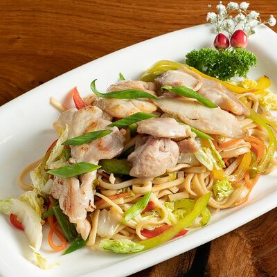 Яки удон курица в Вкусные Суши Premium по цене 419