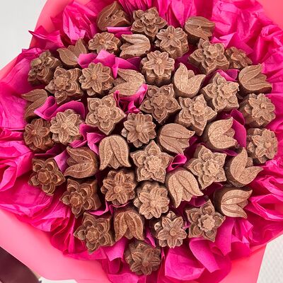 Букетик из молочного бельгийского шоколадав Букет Альфред I клубника в шоколаде и букеты по цене 2290 ₽