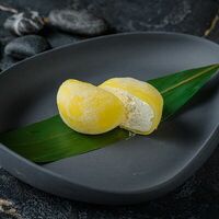 Японский охлаждённый десерт Motiko Солнечная маракуйя в BLUEFIN Sushi Oysters