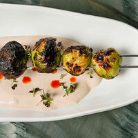 Брюссельская капуста с соусом из тунца в Muse