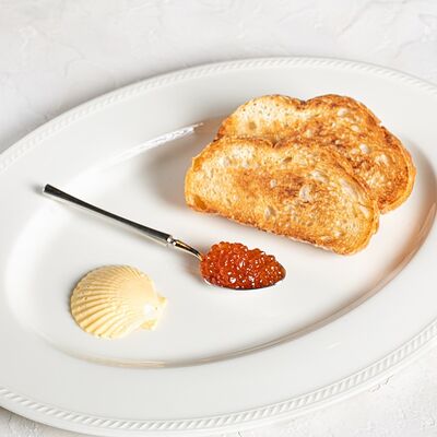 Чиабатта с красной икрой и сливочным маслом в Lunasole по цене 395 ₽