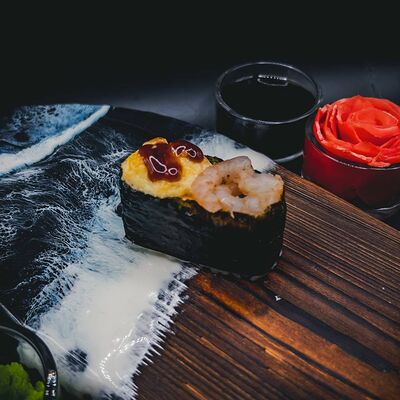 Гункан хот креветка в Sushi Time по цене 190 ₽