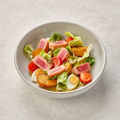 Салат Нисуаз в Пеперончино по цене 595 ₽