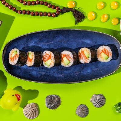 Ролл с острым лососем и авокадо в Сушки на макушке по цене 1060