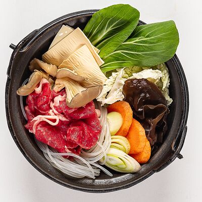 Hot-pot с говядиной в Kushiyakiss по цене 588 ₽