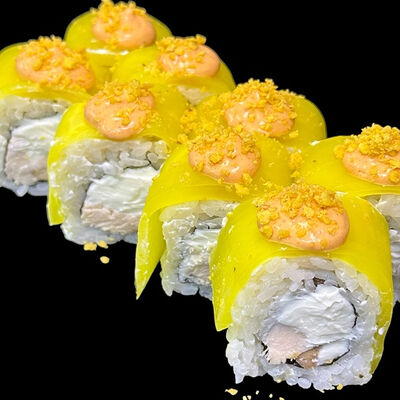Ролл с Курицей и Такуаном в Kaikan по цене 510 ₽