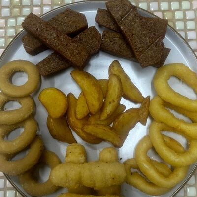 Пивная тарелка с картофелем по-деревенски в Паприка по цене 1100 ₽