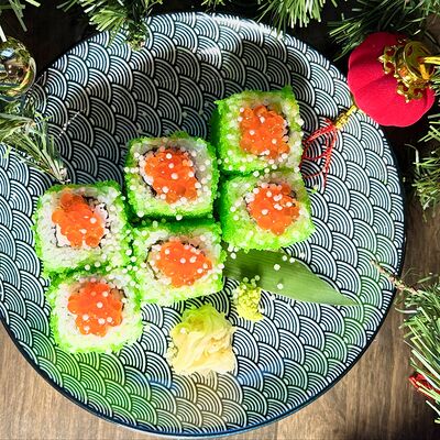 Новогодний ролл в Паназия & Суши-рум по цене 680 ₽