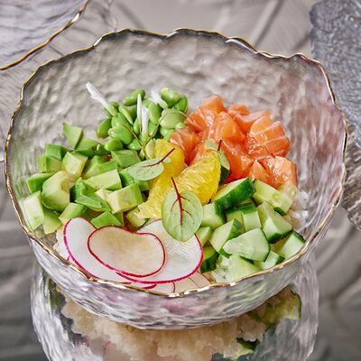 Поке боул с лососем в Море на Патриках по цене 890