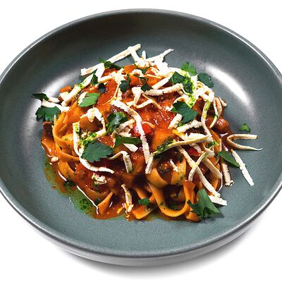Фетучини с тофу и овощами в Августин по цене 370 ₽