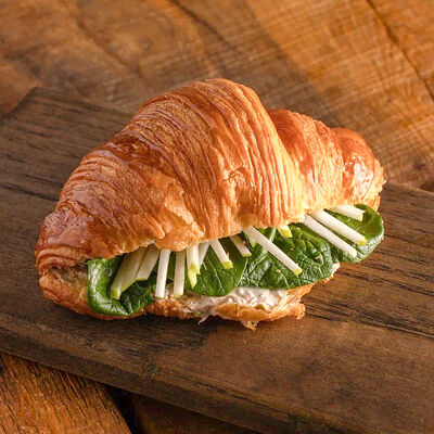 Круассан с тунцом и зеленым яблоком в Горыныч по цене 830 ₽