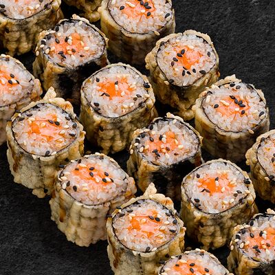 Три ролла Классический с лососем жареный в Рыба закусывала по цене 1169 ₽