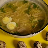Куриный с яичной лапшой в Миндаль Coffee & Food