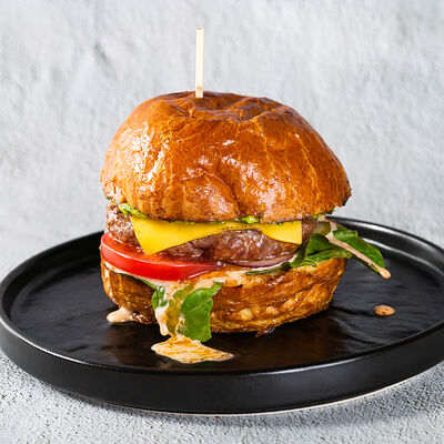 Бургер Проще простого в Гриль-паб ЕрмолаевЪ по цене 750 ₽