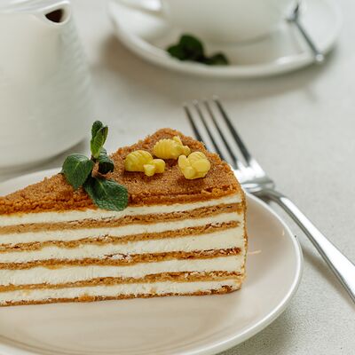 Торт Медовик в Balance cafe по цене 483 ₽