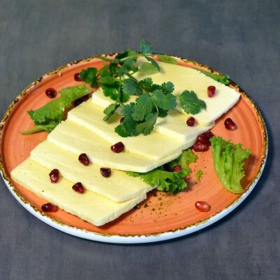 Сыр домашний в Грузия и вино по цене 500 ₽